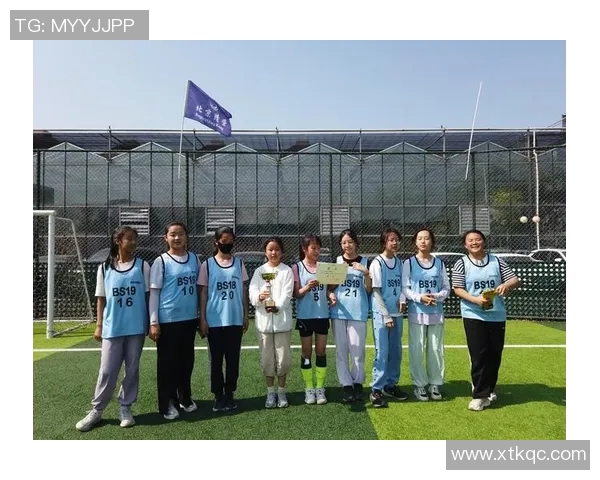 香港足球明星队女足奋勇拼搏展现风采助力女子足球发展新篇章